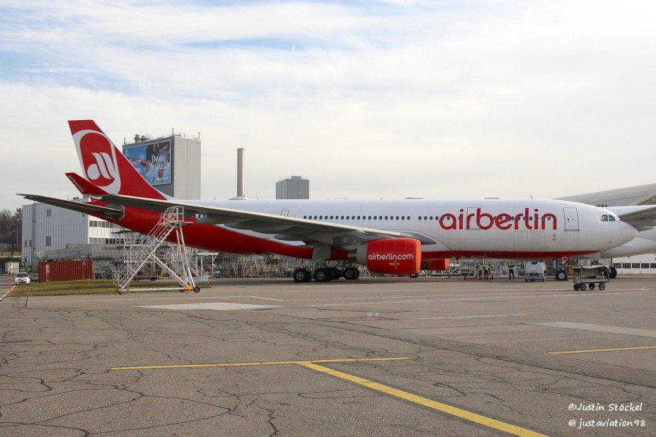 Aer Cap (Air Berlin) Airbus A330-223 EI-GFI (ex. D-ABXD)