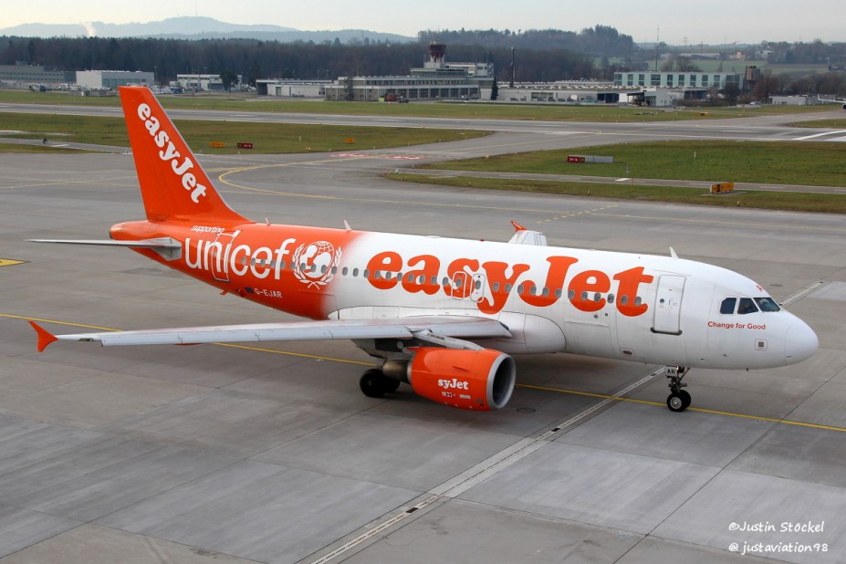 EasyJet Airbus A319-111 G-EJAR