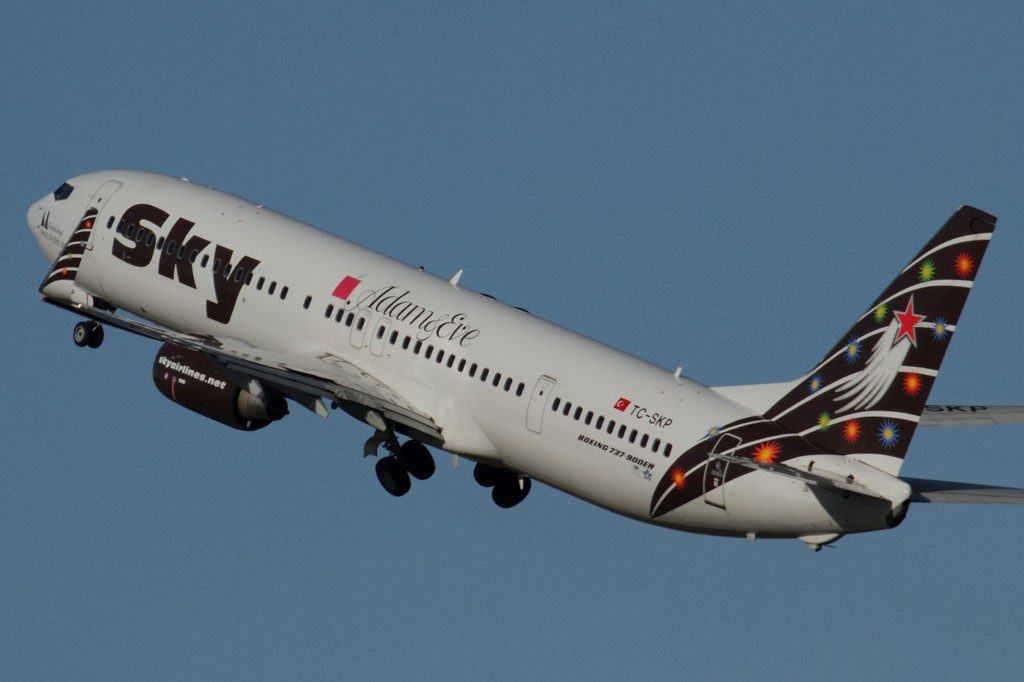 TC-SKP  Sky Airlines  737-94XER