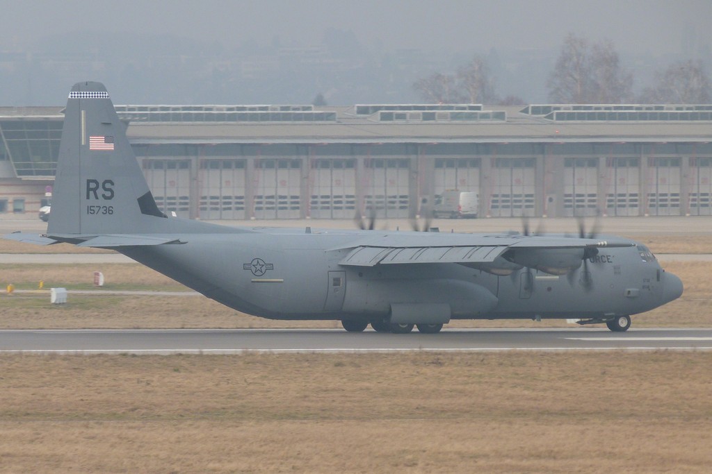 11-5736/RS  C-130J-30  86AW