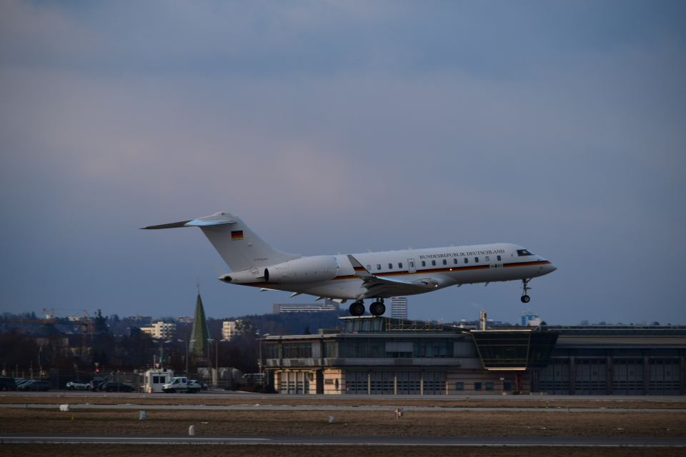 14+03 Deutsche Luftwaffe Bombardier Global 5000