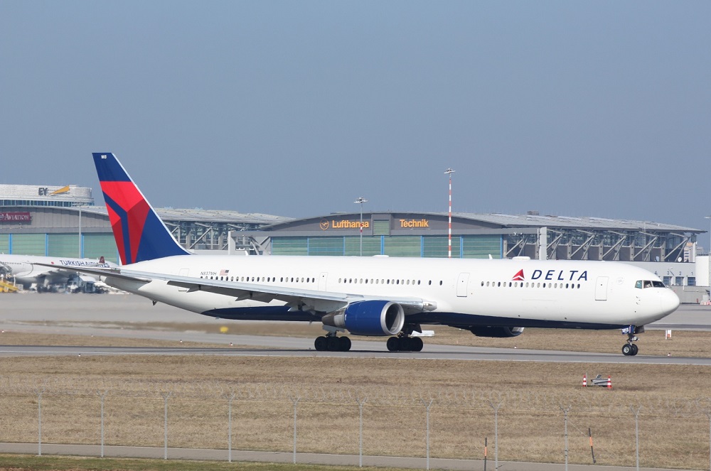 Boeing 767-432(ER) // Delta Air Lines // N837MH