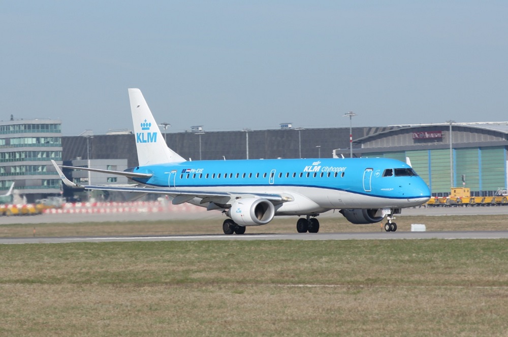 KLM // Embraer ERJ-190STD // PH-EXE