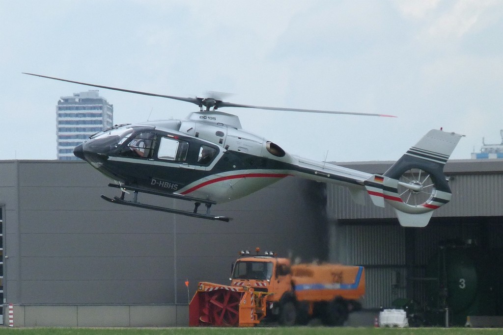 D-HBHS  EC-135PZi