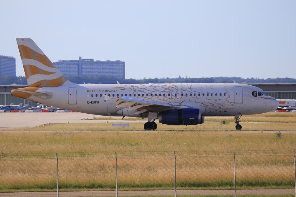 British Airways - Airbus 319-100<br />"Golden Dove"
