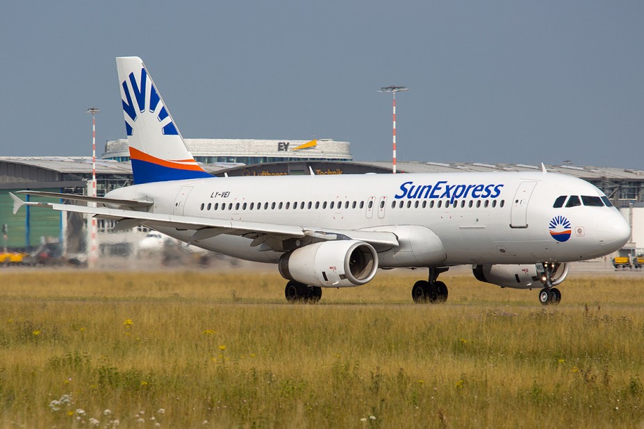 LY-VEI.jpg (661.25 KiB) 6163 mal betrachtet LY-VEI.jpg