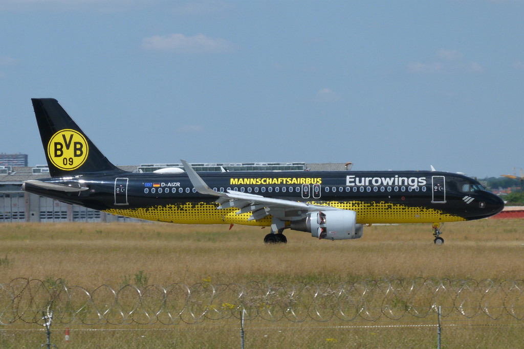 D-AIZR   A320-214    EW