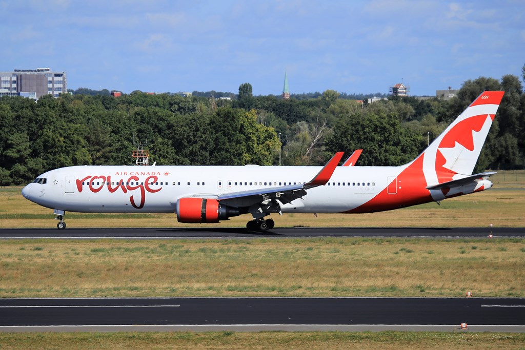 Air Canada Rouge - B767-300