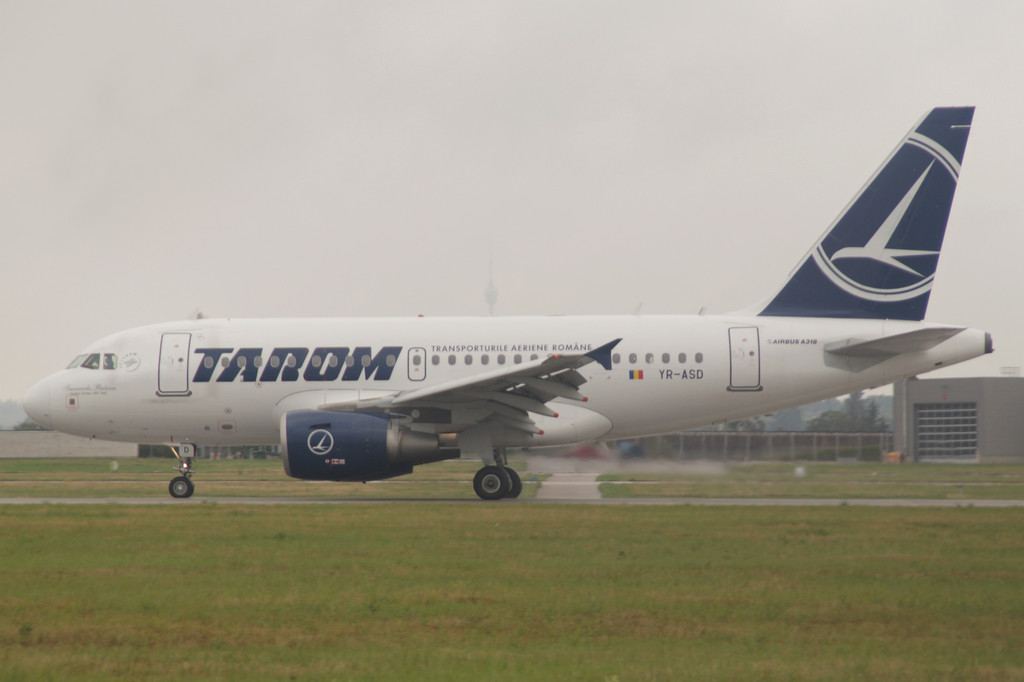 YR-ASD     A318-111     Tarom