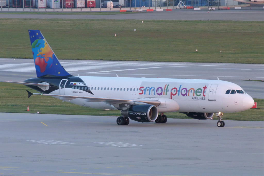 LY-ONL    A320-214    Small Planet Airlines
