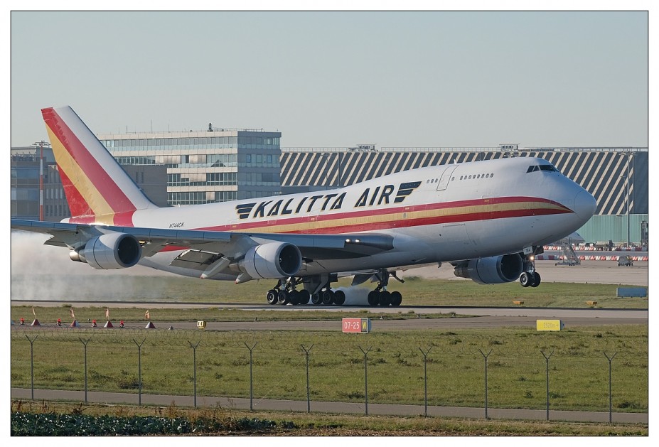 EDDS20181010-01.jpg (441.72 KiB) 4266 mal betrachtet N744CK // Kalitta Air // Boeing 747-446(BCF)