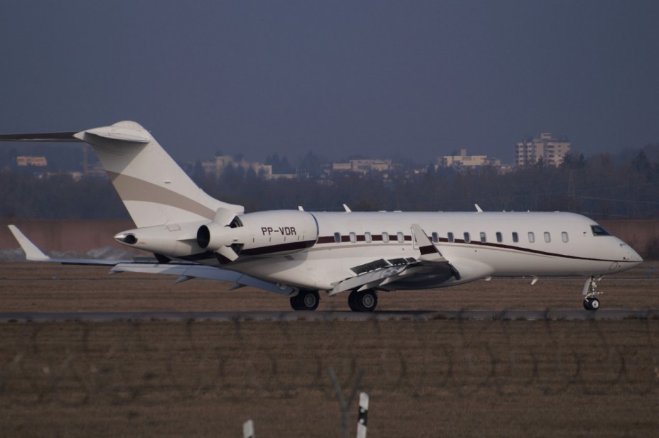 DSC00085.jpg (619.98 KiB) 4260 mal betrachtet PP-VDR Bombardier BD-700-1A10