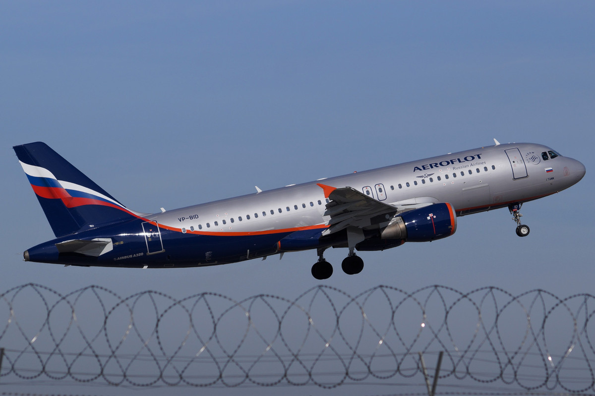 VP-BID    A320-214    Aeroflot