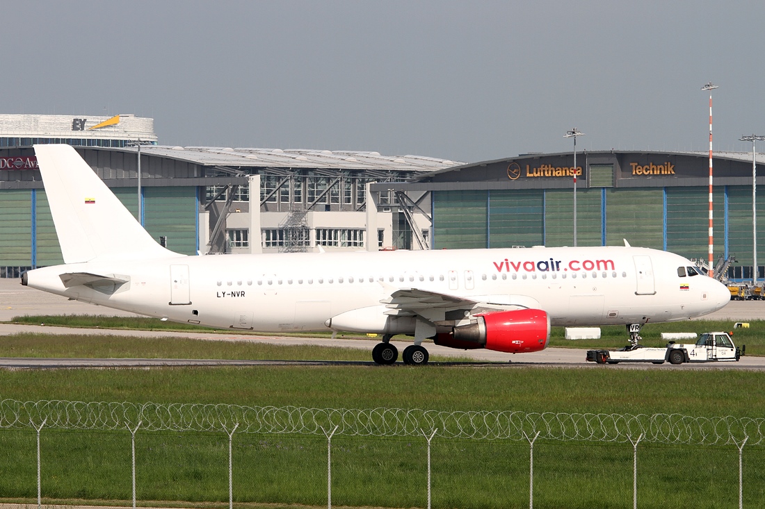 Avion Express Airbus A320-214  LY-NVR