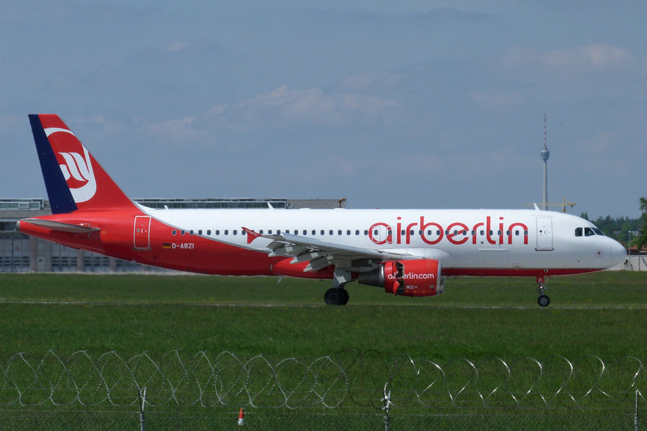 P1160659.jpg (585.02 KiB) 5356 mal betrachtet D-ABZI A320-216 Eurowings
