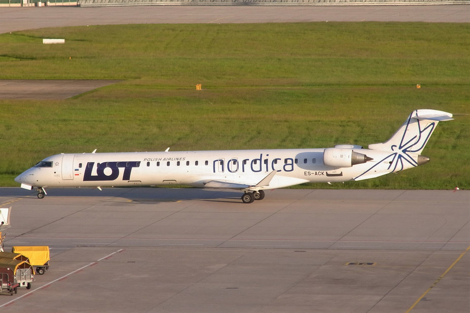 ES-ACK   CRJ-900ER    Nordica/LOT