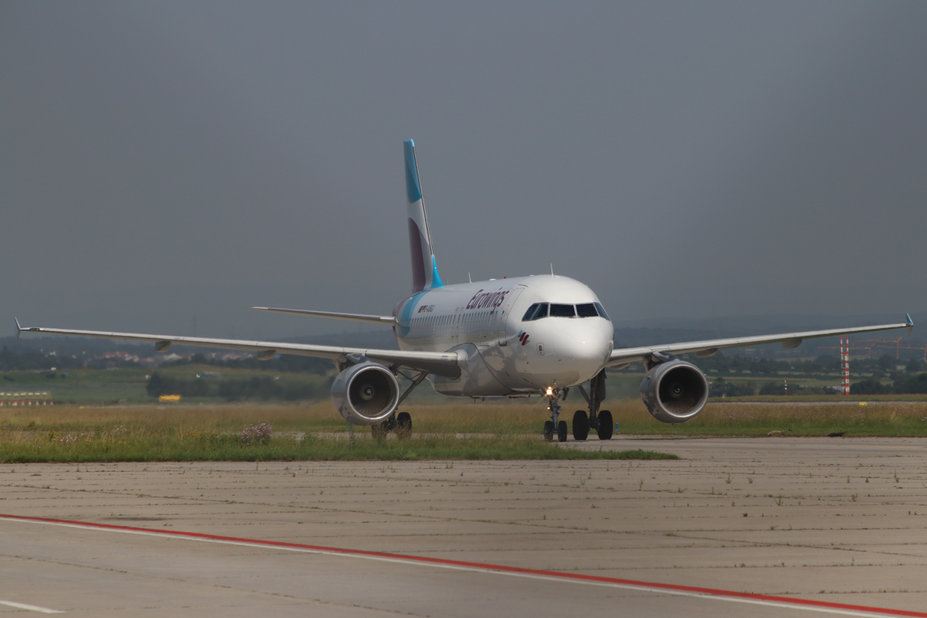 IMG_0836.jpg (451.49 KiB) 2141 mal betrachtet D-ABGJ // Airbus A319-112 (11 Jahre alt) // Eurowings // EW8004 aus Berlin