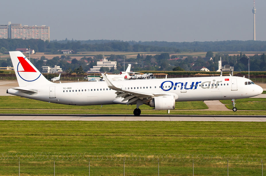 Onur Air / TC-OED / Airbus A321-253N