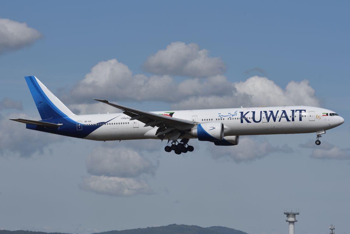 9K-AOI Boeing 777-369ER Kuwait Airways