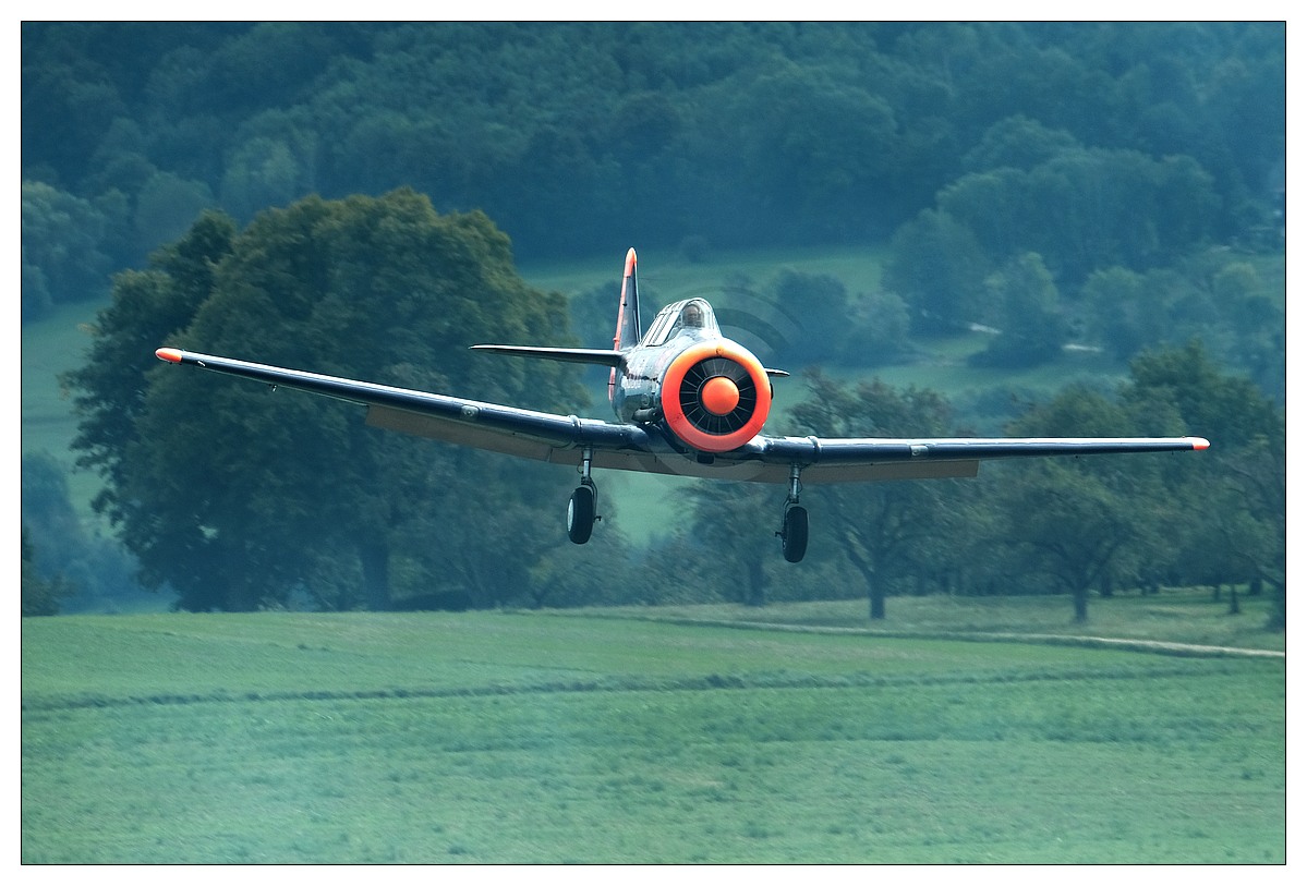 Walter Eichhorn erscheint mit seiner T6