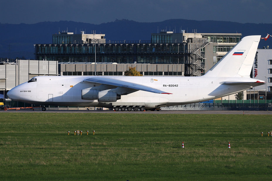 RA-82042.jpg (973.68 KiB) 5036 mal betrachtet RA-82042.jpg