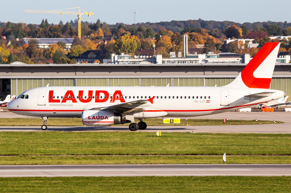 IMG_5361-2.jpg (733.49 KiB) 7532 mal betrachtet LaudaMotion / OE-LOY / Airbus A320-232