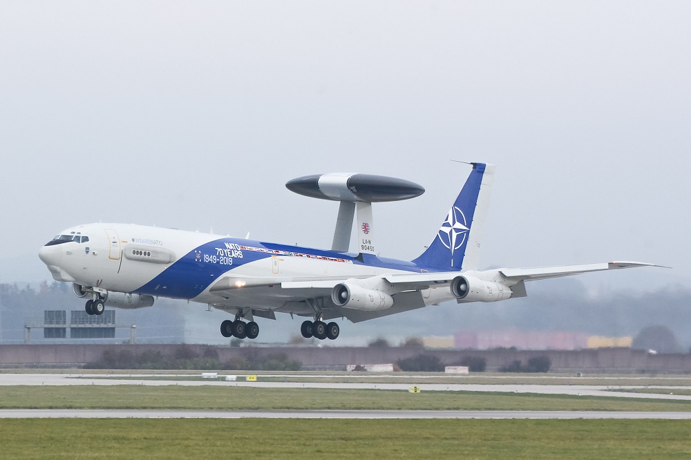 NATO - AIRBORNE EARLY WARNING FORCE // Boeing E-3A Sentry // LX-N90450