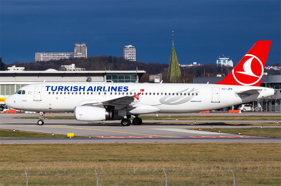 Turkish Airlines / TC-JPK / Airbus A320-232