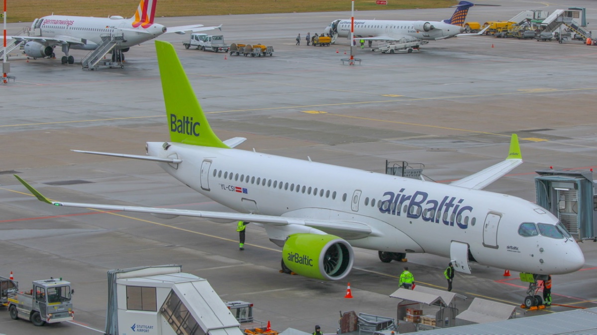 Air Baltic CS300
