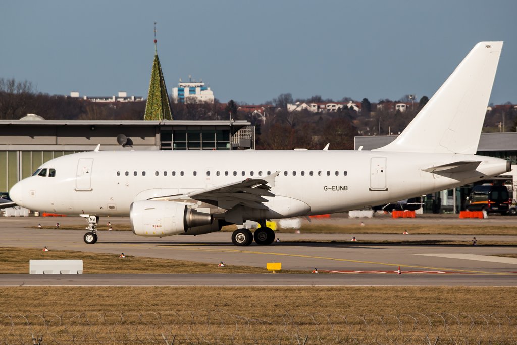 Titan Airways / G-EUNB / Airbus A318-112
