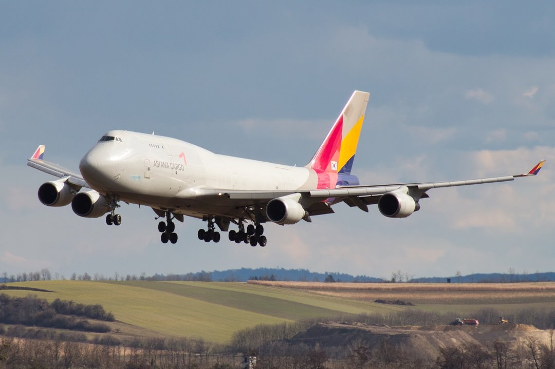 Asiana 744F.jpg