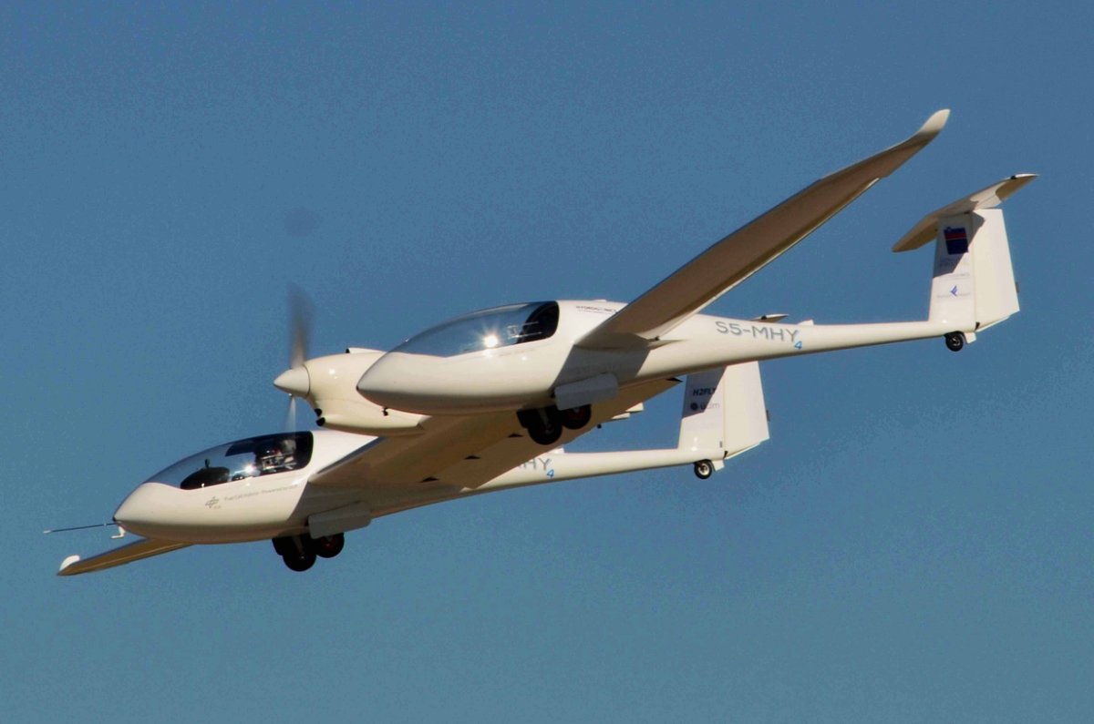 DLR S5 MHY Experimental Erstflug 29.09.2016.jpg