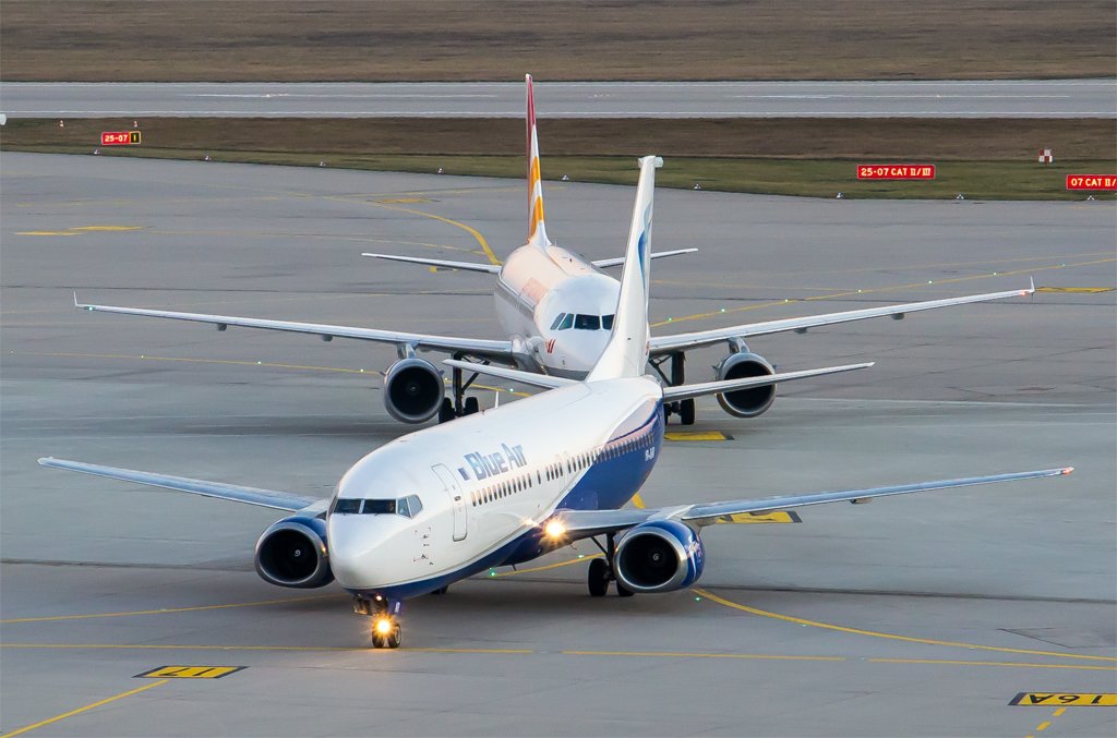 Blue Air / YR-BAR / Boeing 737-4Q8