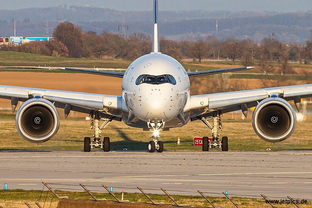 D-AIXI010420bb.jpg