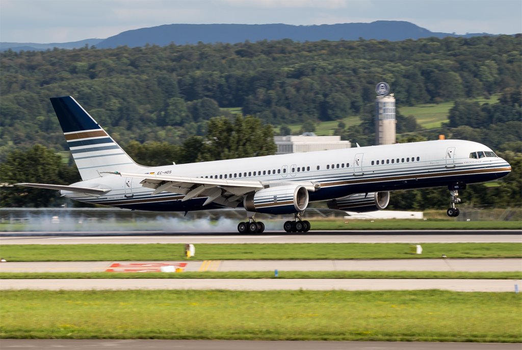 Privilege Style / EC-HDS / Boeing 757-256