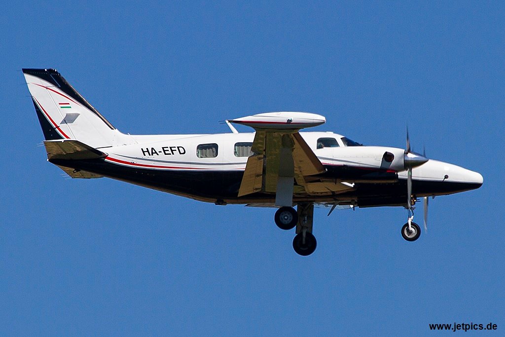 HA-EFD300720.jpg