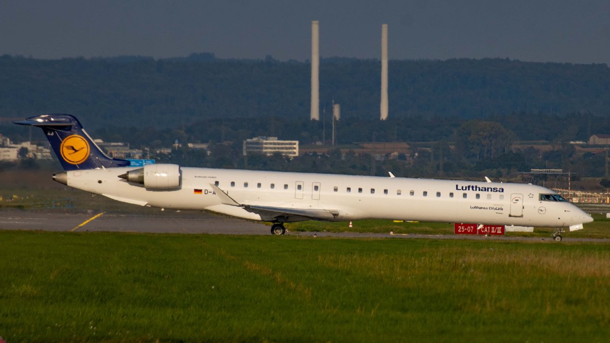 Lufthansa mit CRJ900 mittlerweile unter dem Namen Mitsubishi anstatt Canadair