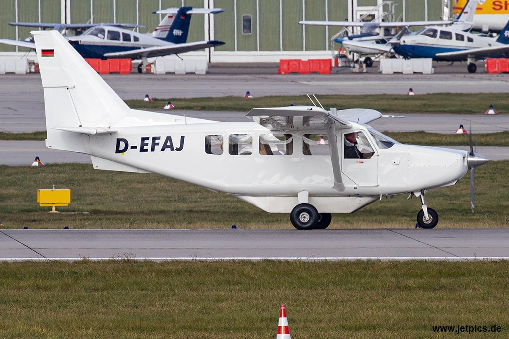 D-EFAJ291120.jpg