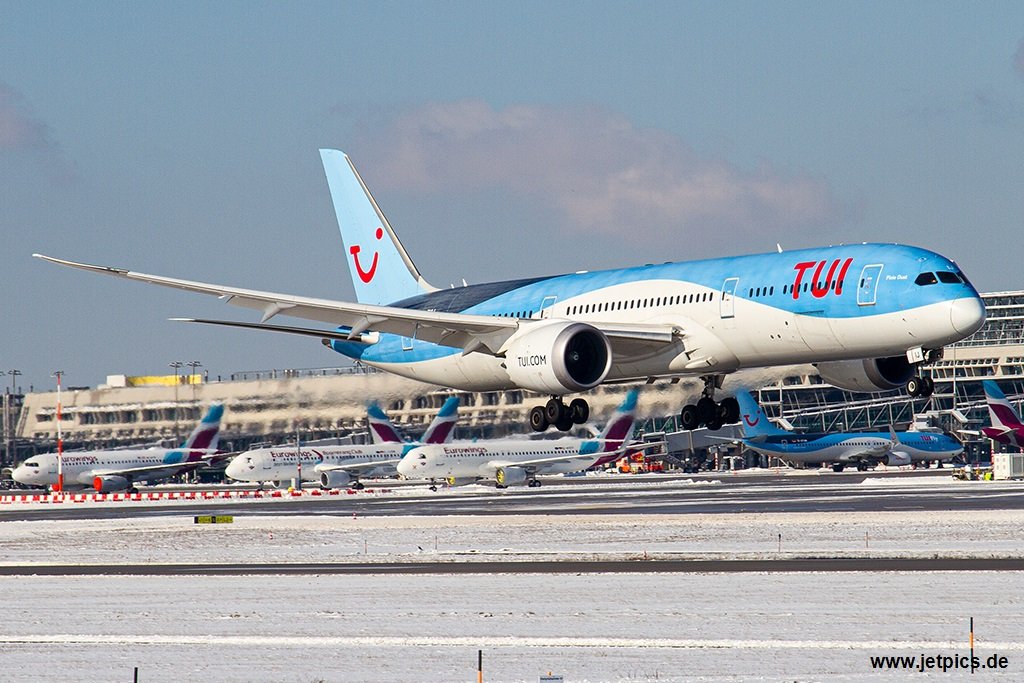 G-TUIJ110221.jpg