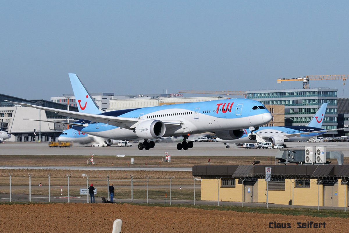 G-TUIK PH-TFK PH-TFL.jpg