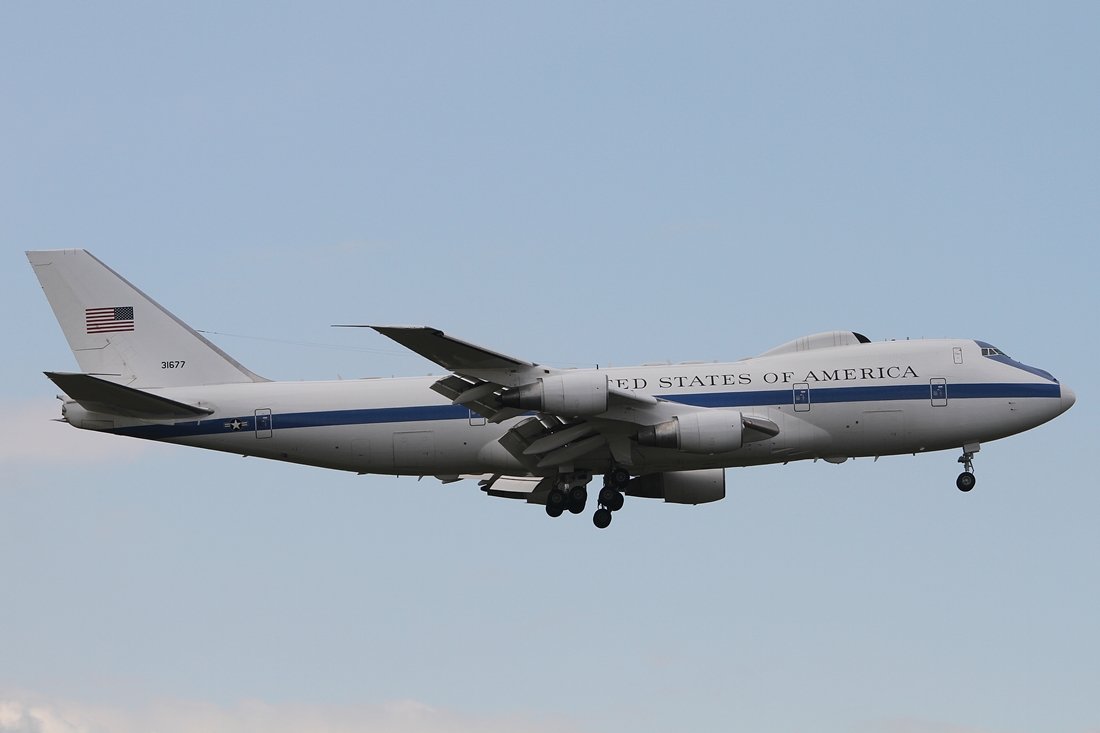 Vereinigte Staaten - US Air Force (USAF) Boeing E-4B 73-1677