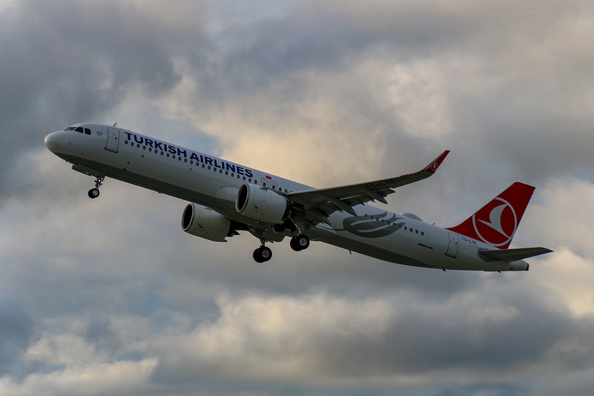 Turkish Airlines A321neo TC-LTE (Takeoff)