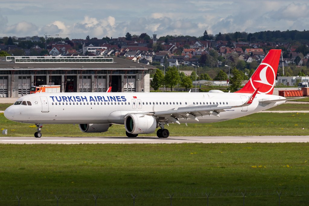 Turkish Airlines / TC-LSY / Airbus A321-271NX