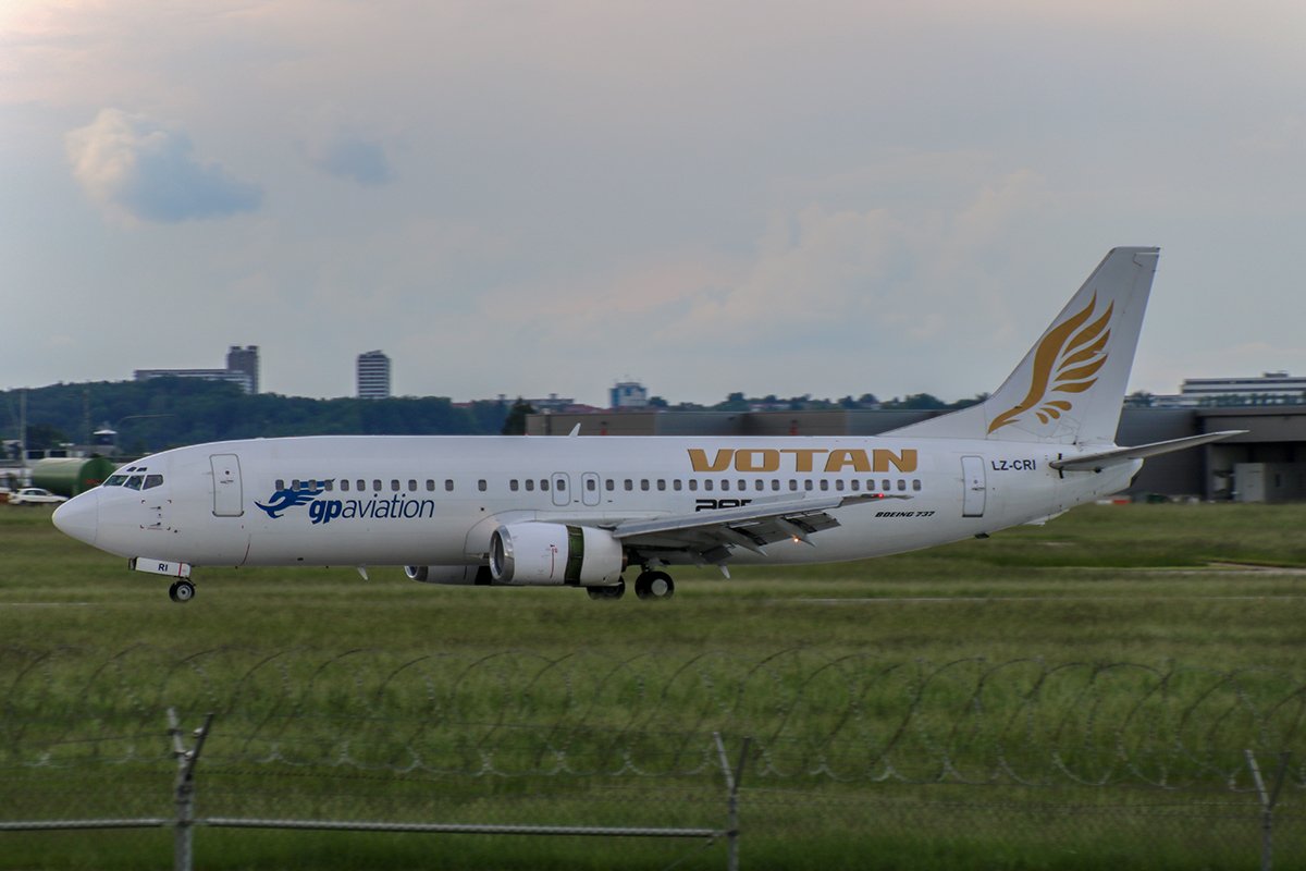 GP Aviation 737-446 LZ-CRI