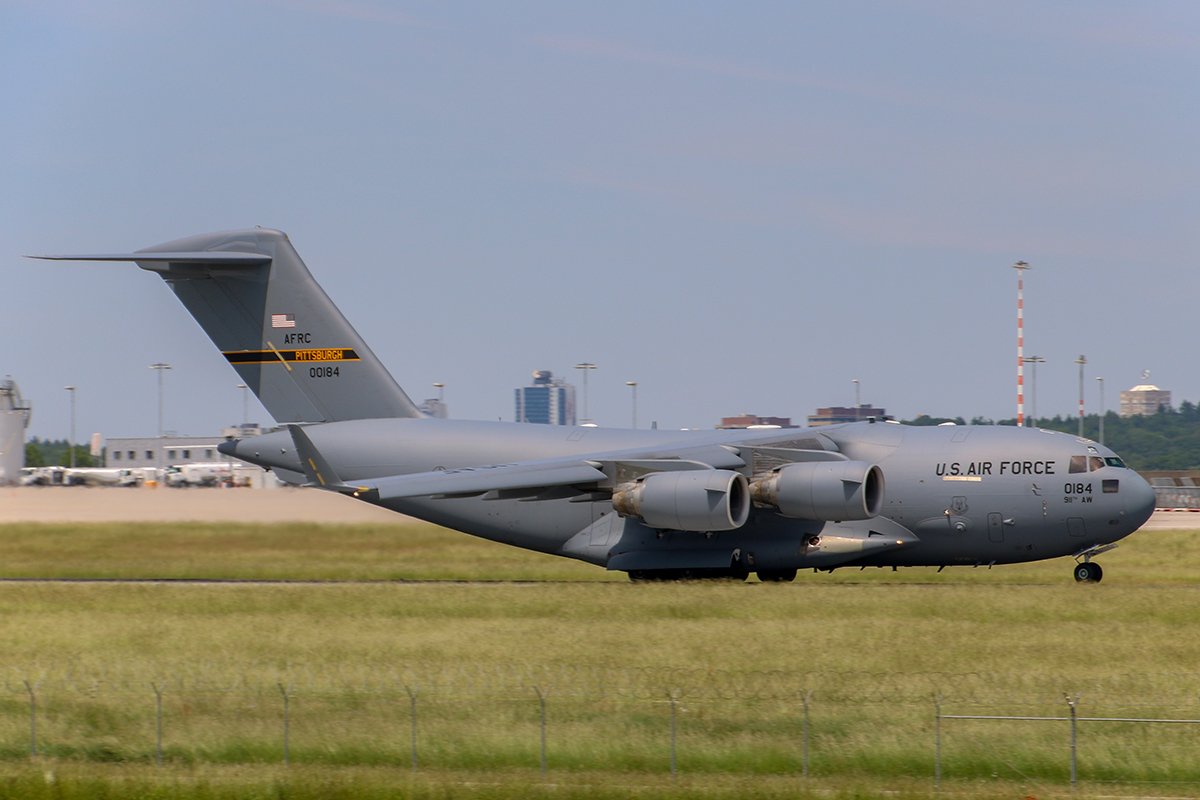 USAF C-17 00-0184