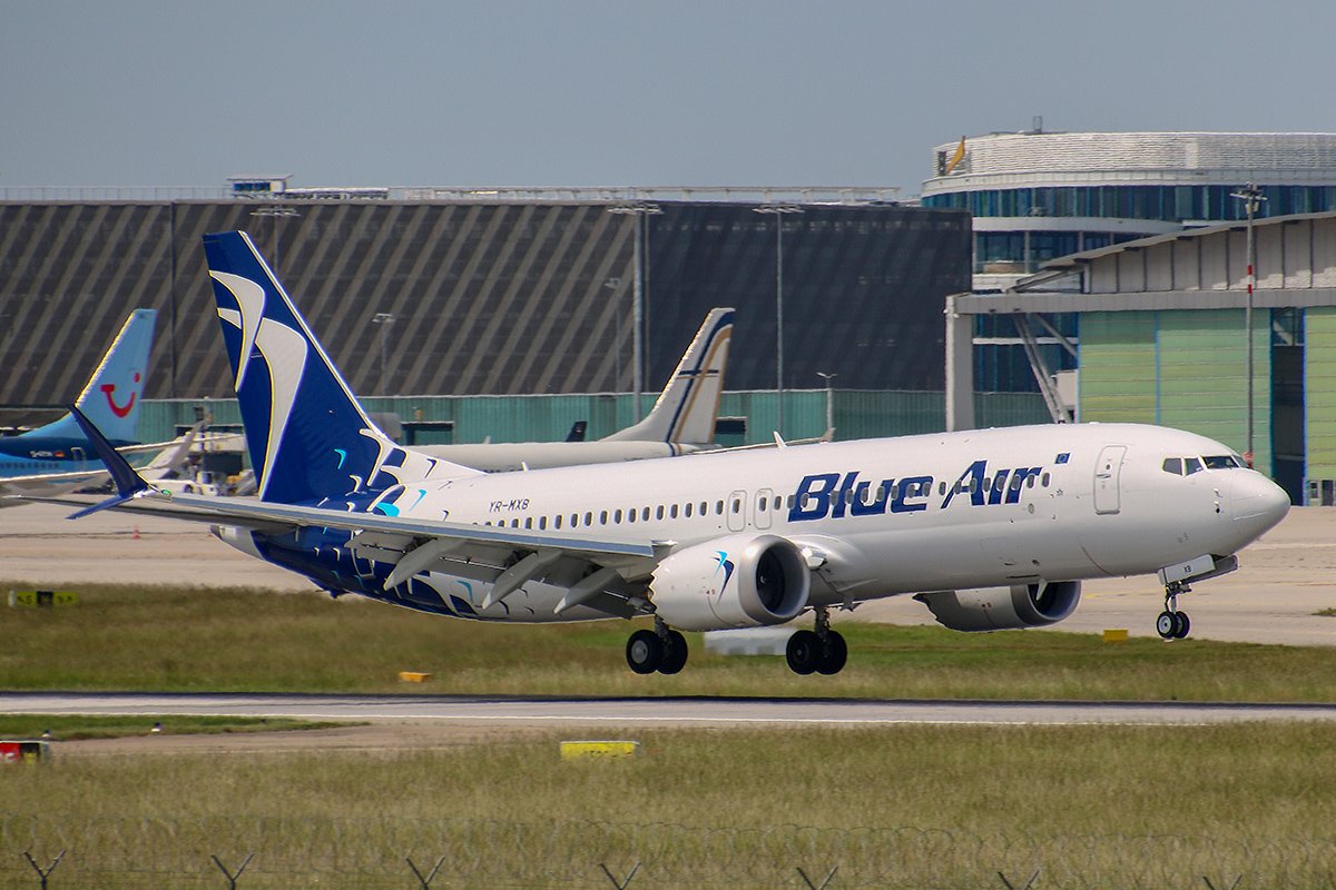 Blue Air 737 MAX 8 YR-MXB