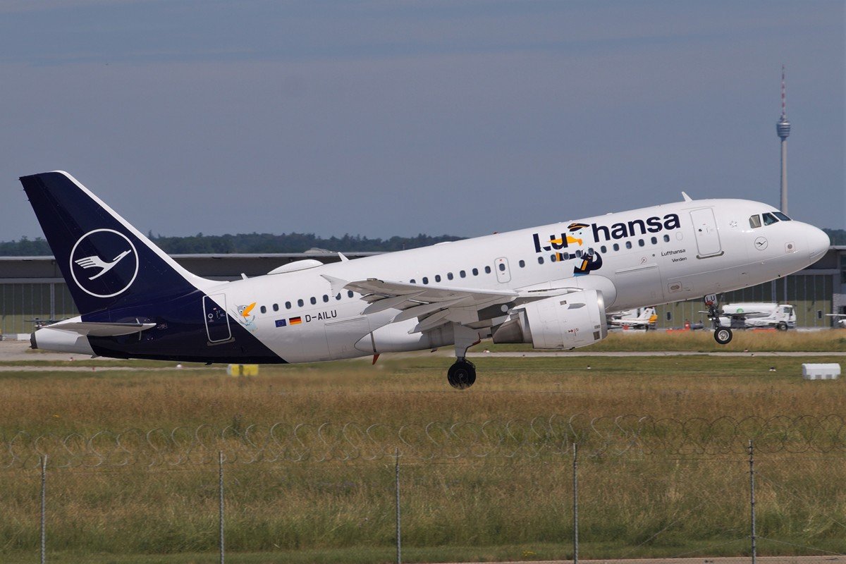 D-AILU   A319-114    Lufthansa