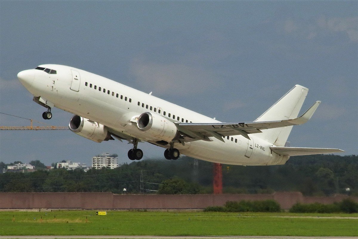 LZ-BVL      737-33S      Bul Air