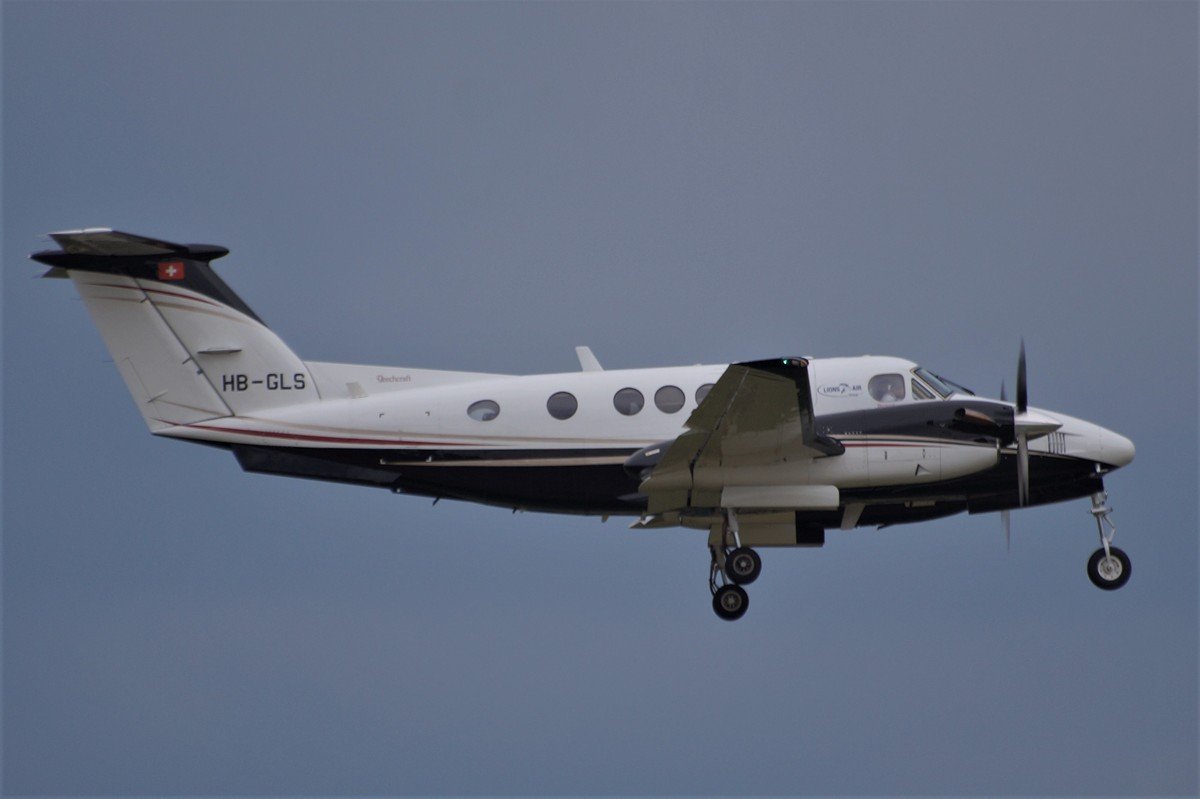 HB-GLS    Super King Air B200