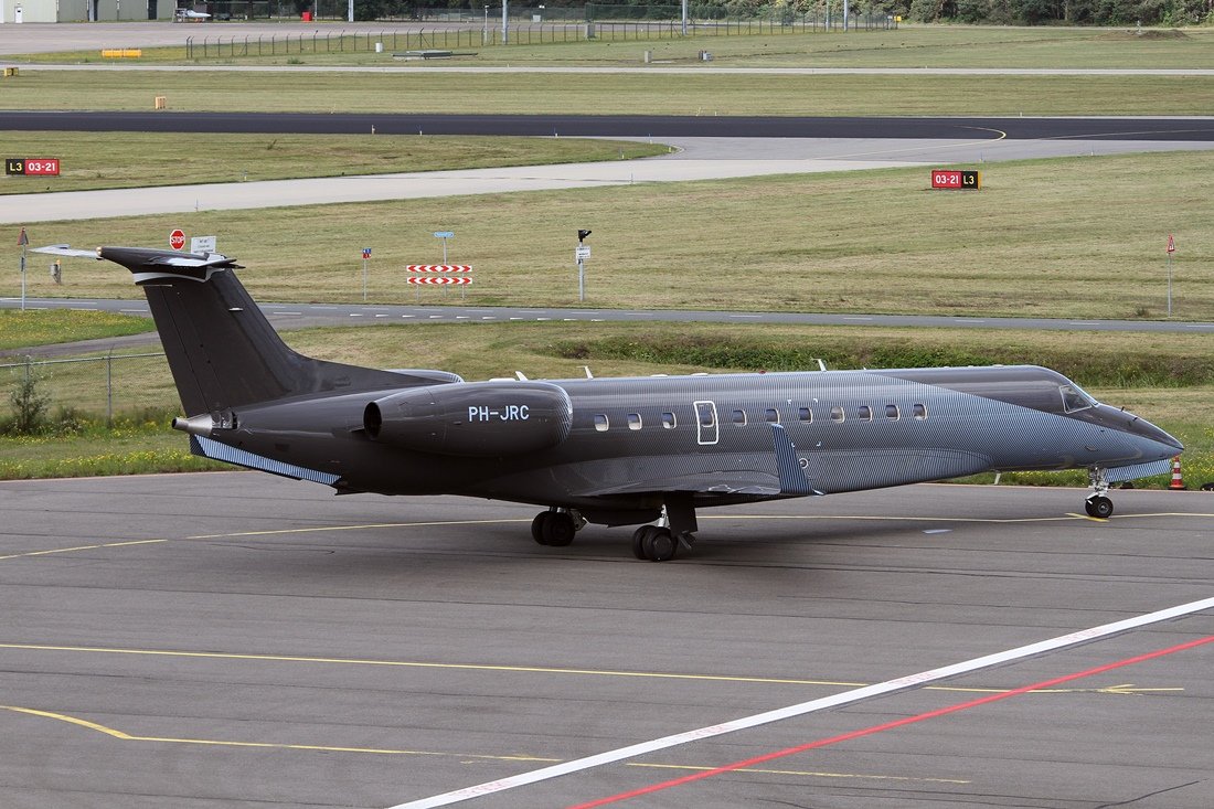 JetNetherlands Embraer ERJ-135BJ Legacy 600 PH-JRC